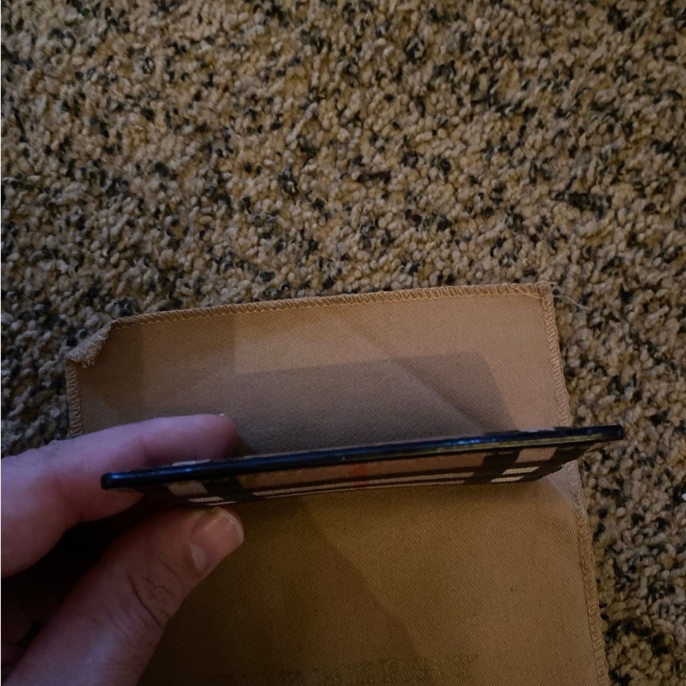 Men’s Burberry Archive Beige 4 Slot Cardholder - Picture 8 of 8